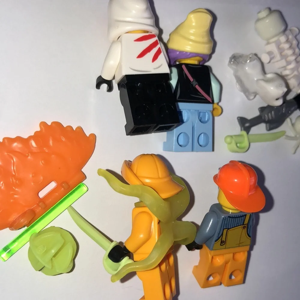 LEGO HIDDEN Side Minifigures LEGO Captain Jonas Jonas Jr Parker L Jackson